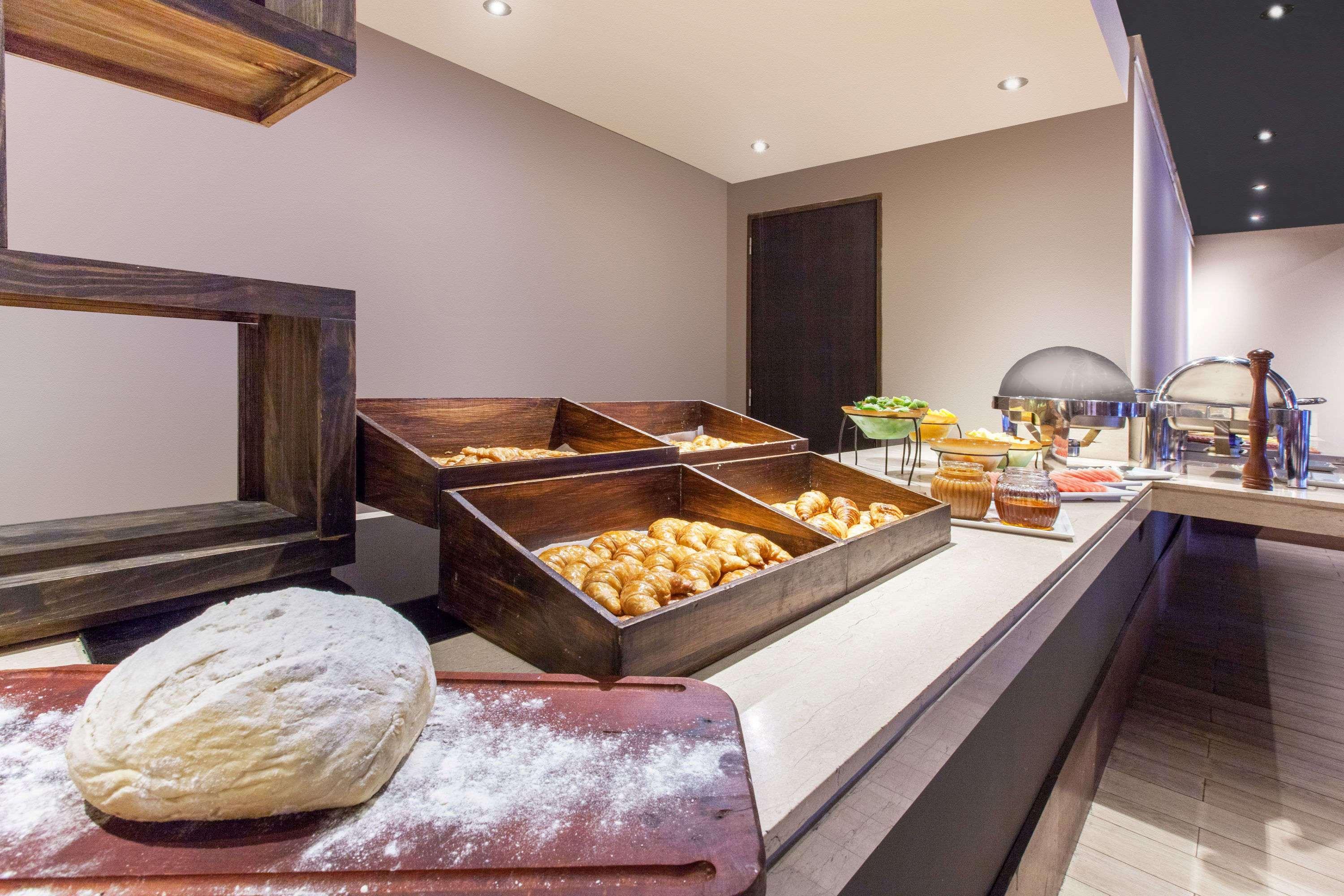 فندق ويندهام نورديلتا تيغر - بوينس آيرس تيغري المظهر الخارجي الصورة A buffet at a hotel