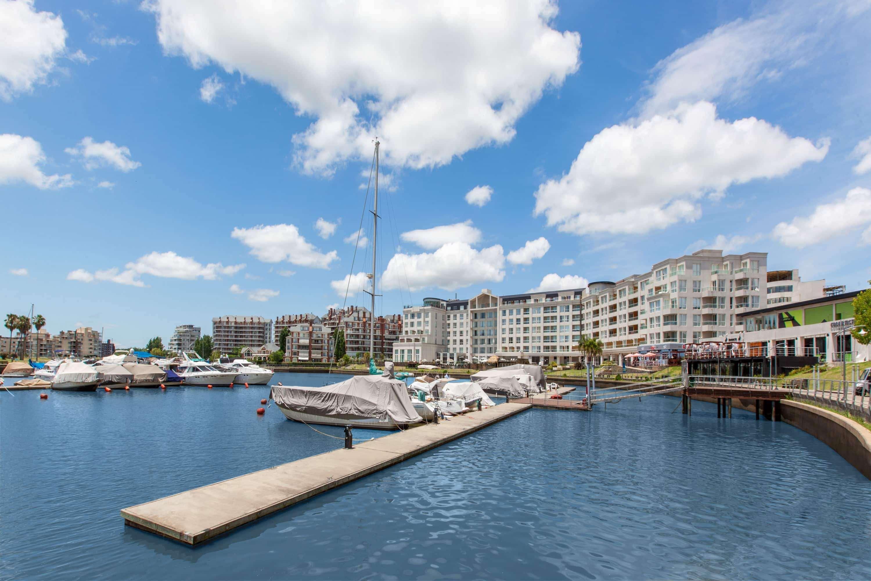فندق ويندهام نورديلتا تيغر - بوينس آيرس تيغري المظهر الخارجي الصورة The marina at the centre of the development