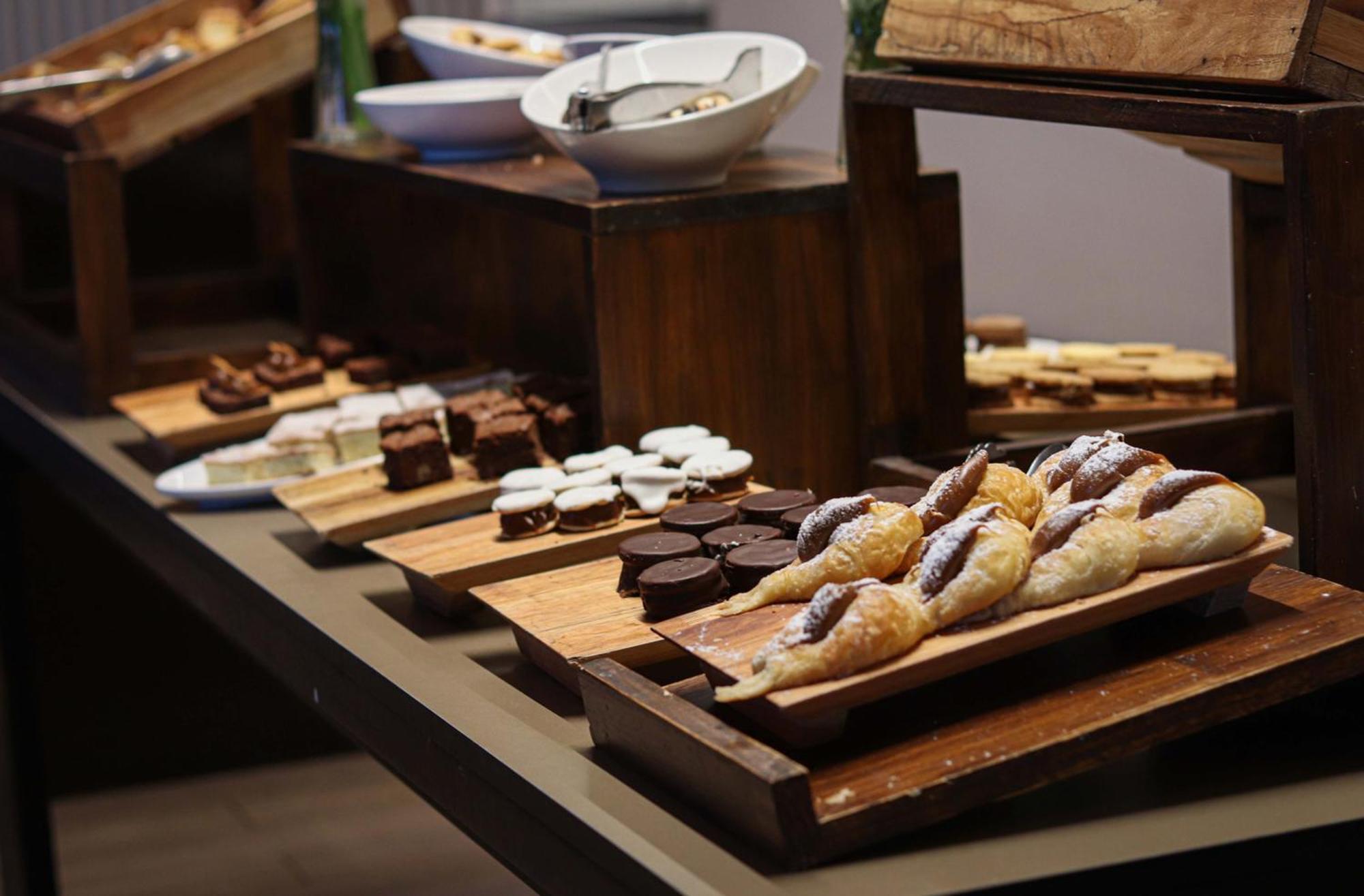 فندق ويندهام نورديلتا تيغر - بوينس آيرس تيغري المظهر الخارجي الصورة A selection of desserts