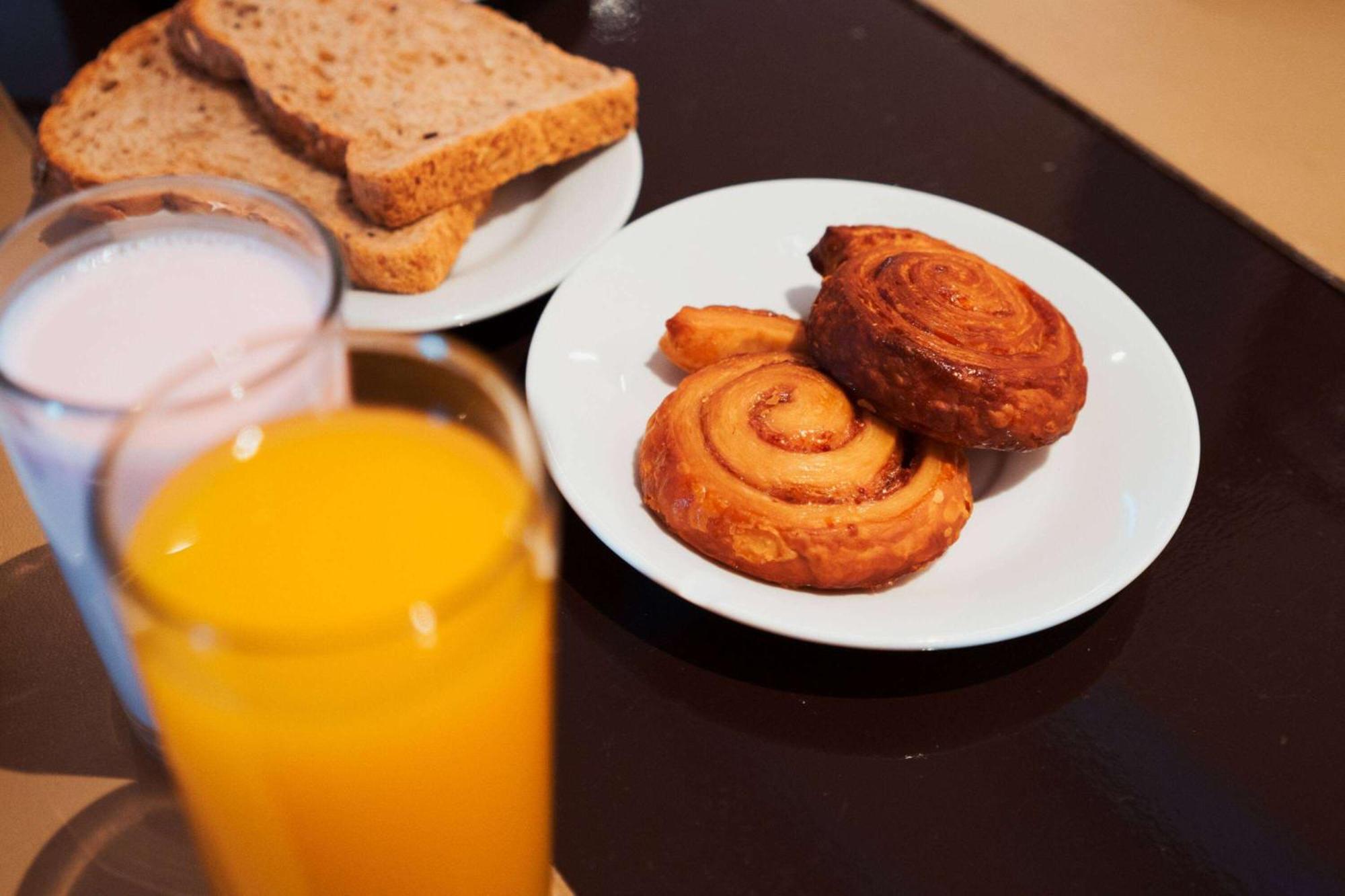 فندق ويندهام نورديلتا تيغر - بوينس آيرس تيغري المظهر الخارجي الصورة A typical breakfast in the Czech Republic